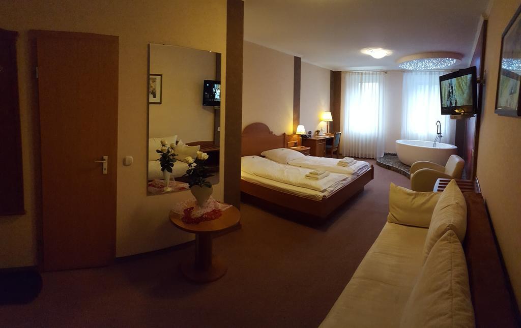 Kraeuterhotel & Restaurant Heidejaeger Mulmshorn Kültér fotó